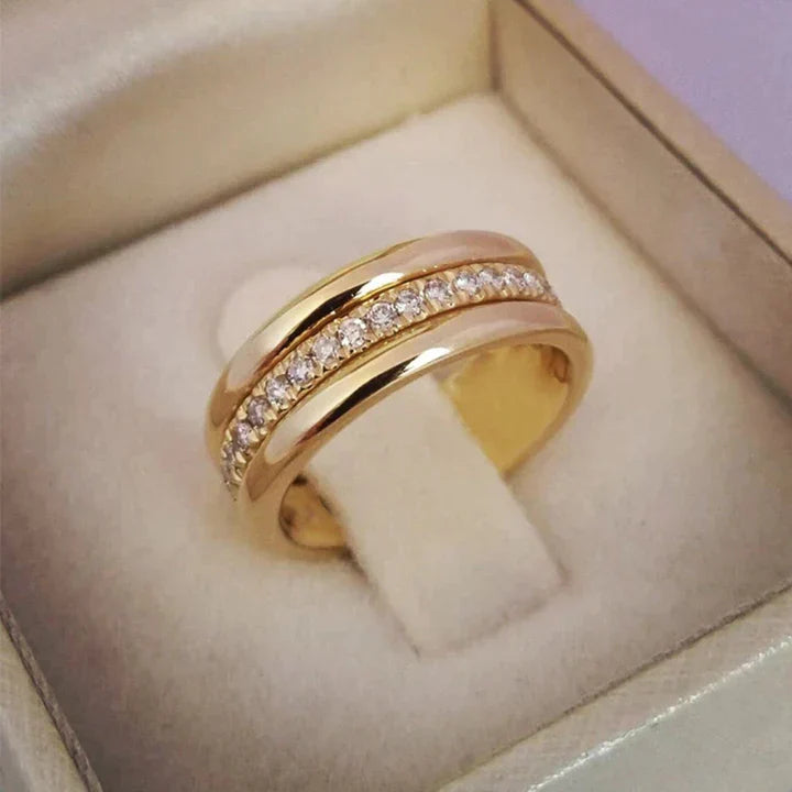 Sarah | Vintage Zirconium Encrusted Ring